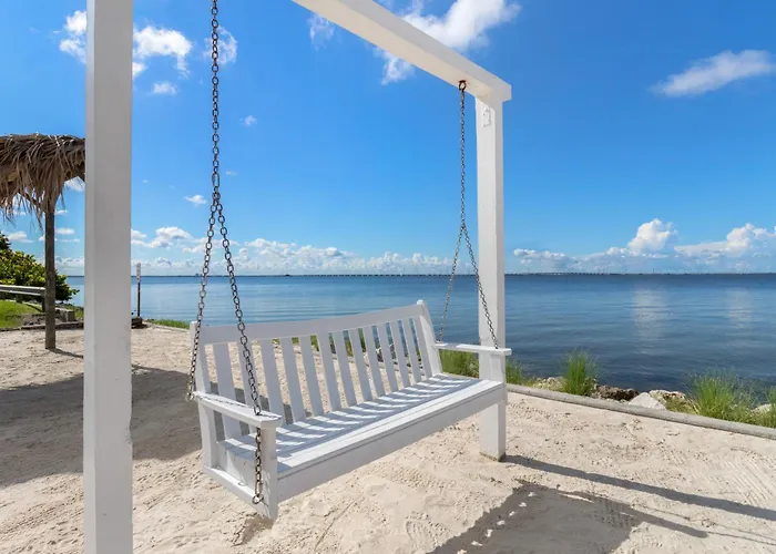 409-Waterfront View, Wifi, Pool, Close To Bucs Stadium