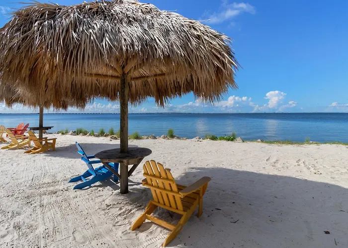 409-Waterfront View, Wifi, Pool, Close To Bucs Stadium